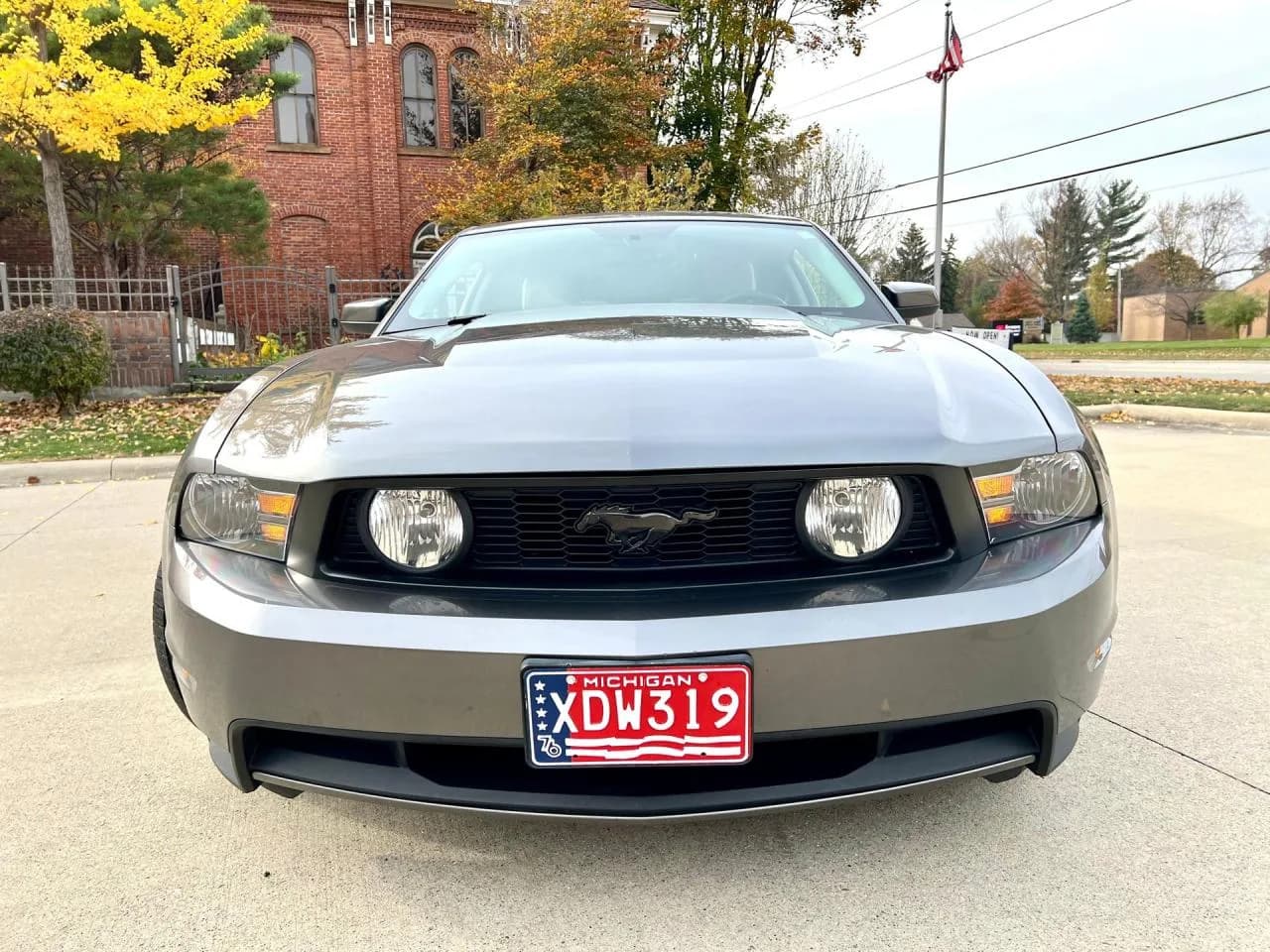2010 Ford Mustang GT - Thumbnail 3