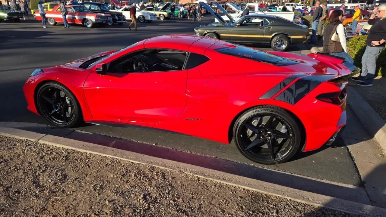 2024 Chevrolet Corvette Eray - Thumbnail 2