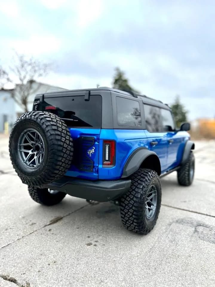2023 Ford Bronco - Thumbnail 7