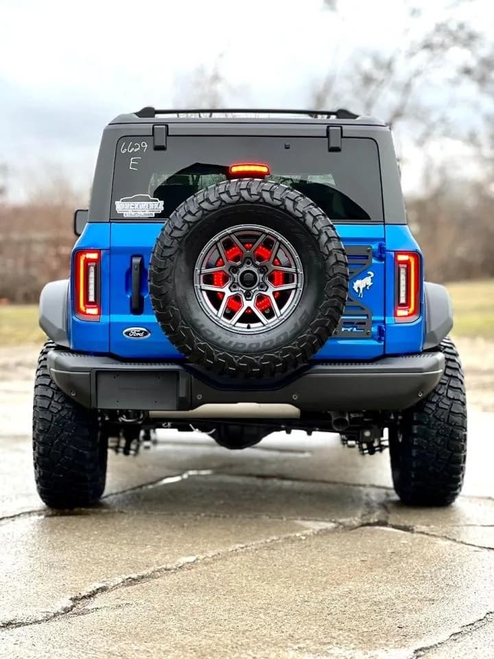 2023 Ford Bronco - Thumbnail 8