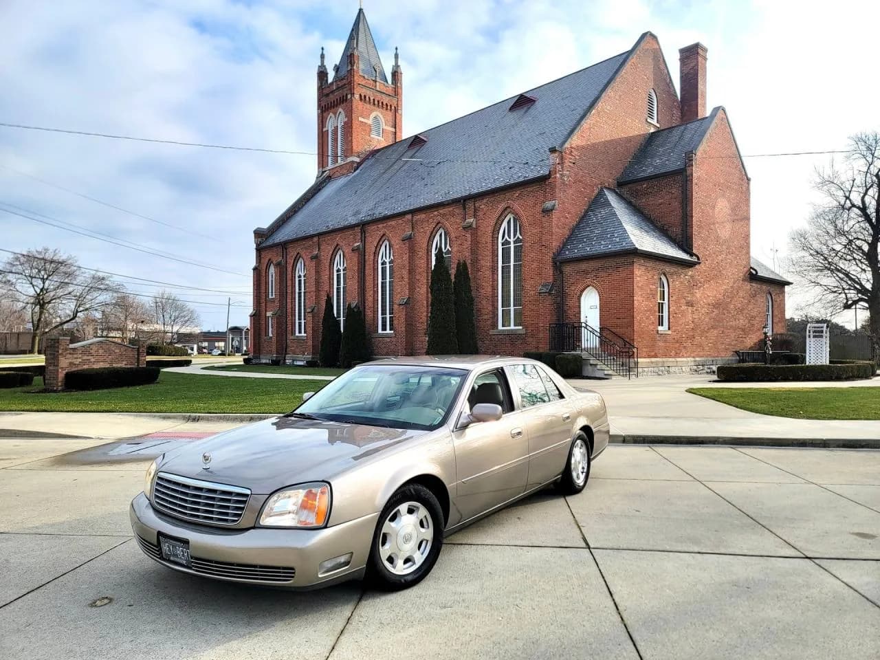 2002 Cadillac Sedan DeVille - Thumbnail 4