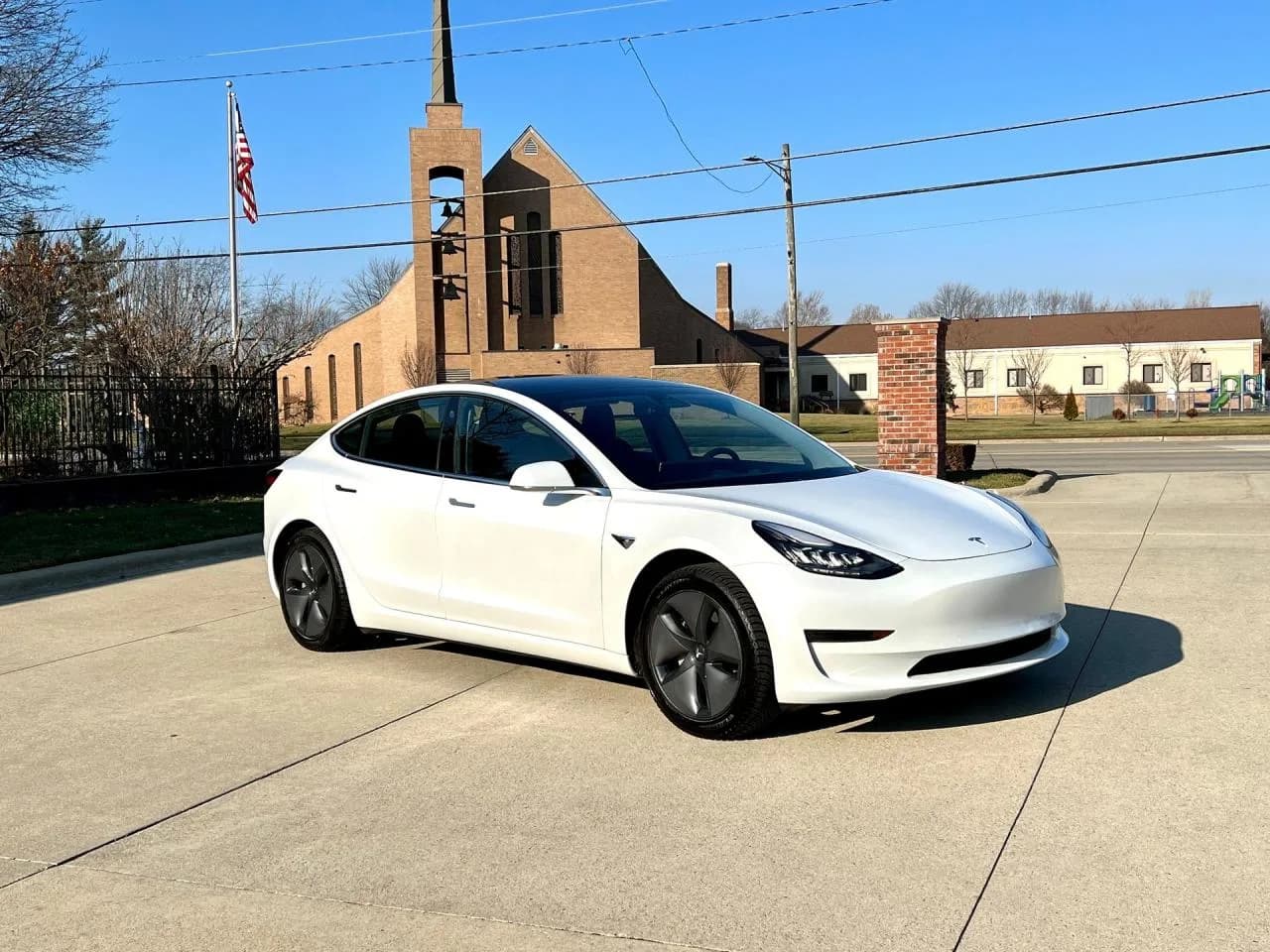 2019 Tesla Model 3 - Thumbnail 5