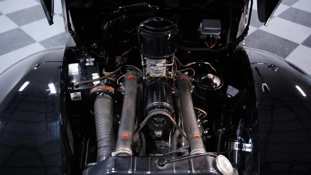 1940 Ford Deluxe Coupe - Thumbnail 3