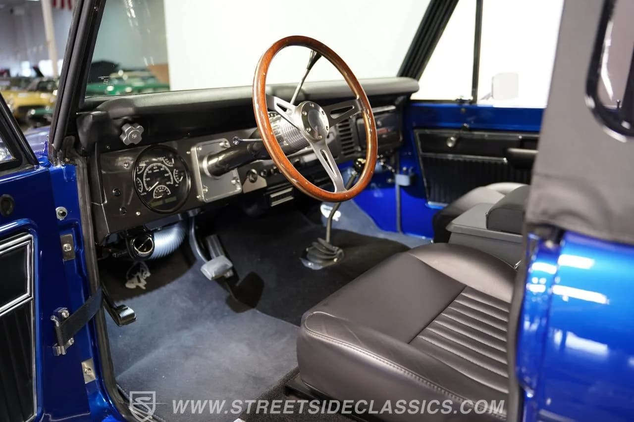 1973 Ford Bronco 4x4 Restomod - Thumbnail 4