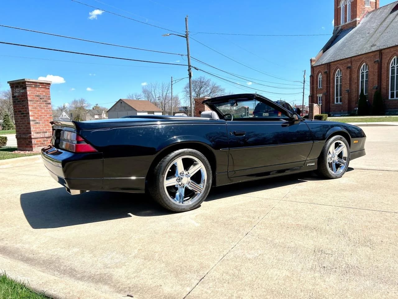 1989 Chevrolet Camaro RS - Thumbnail 8
