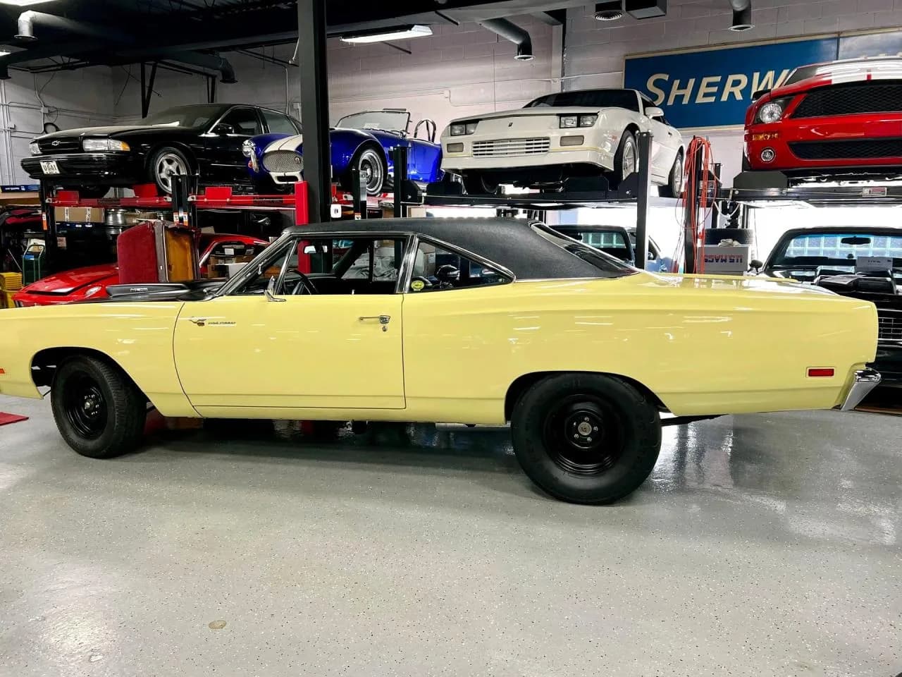 1969 Plymouth Road Runner - Thumbnail 2