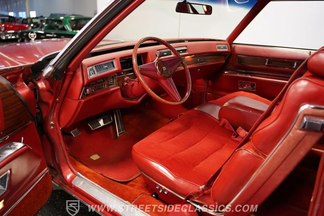 1976 Cadillac Coupe DeVille - Thumbnail 4