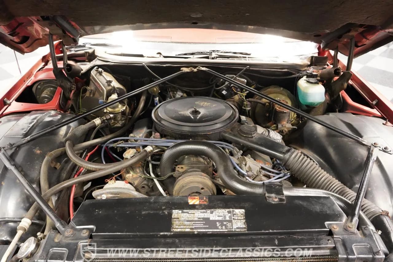 1976 Cadillac Coupe DeVille - Thumbnail 3