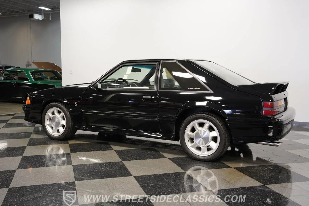 1993 Ford Mustang Cobra SVT - Thumbnail 8