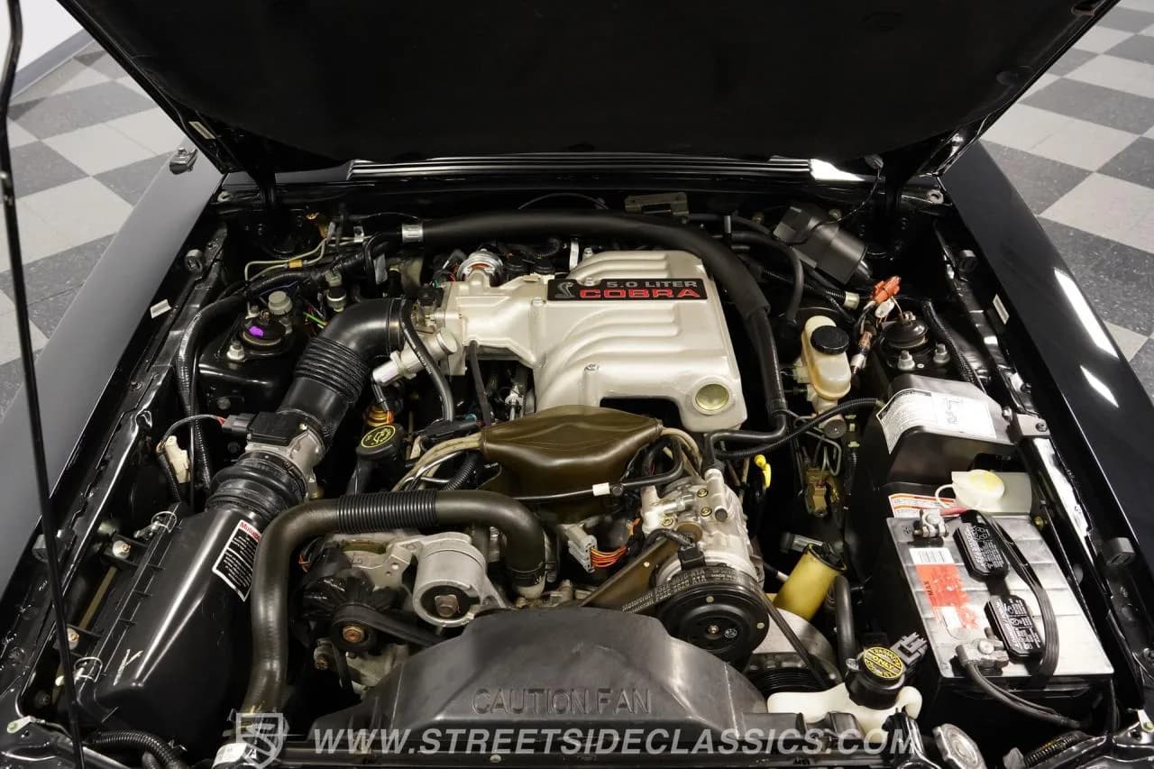 1993 Ford Mustang Cobra SVT - Thumbnail 3