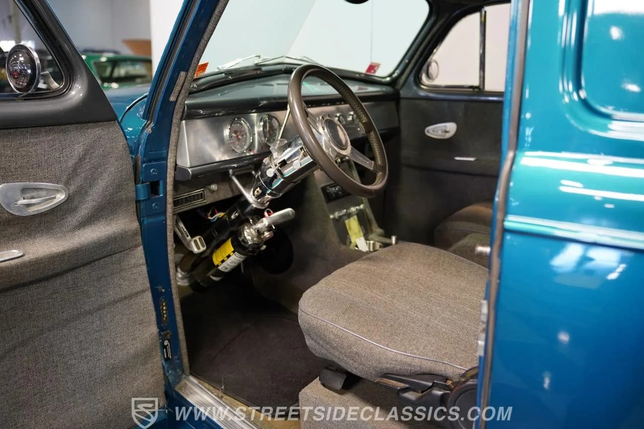 1940 Chevrolet Deluxe Sedan Delivery - Thumbnail 4