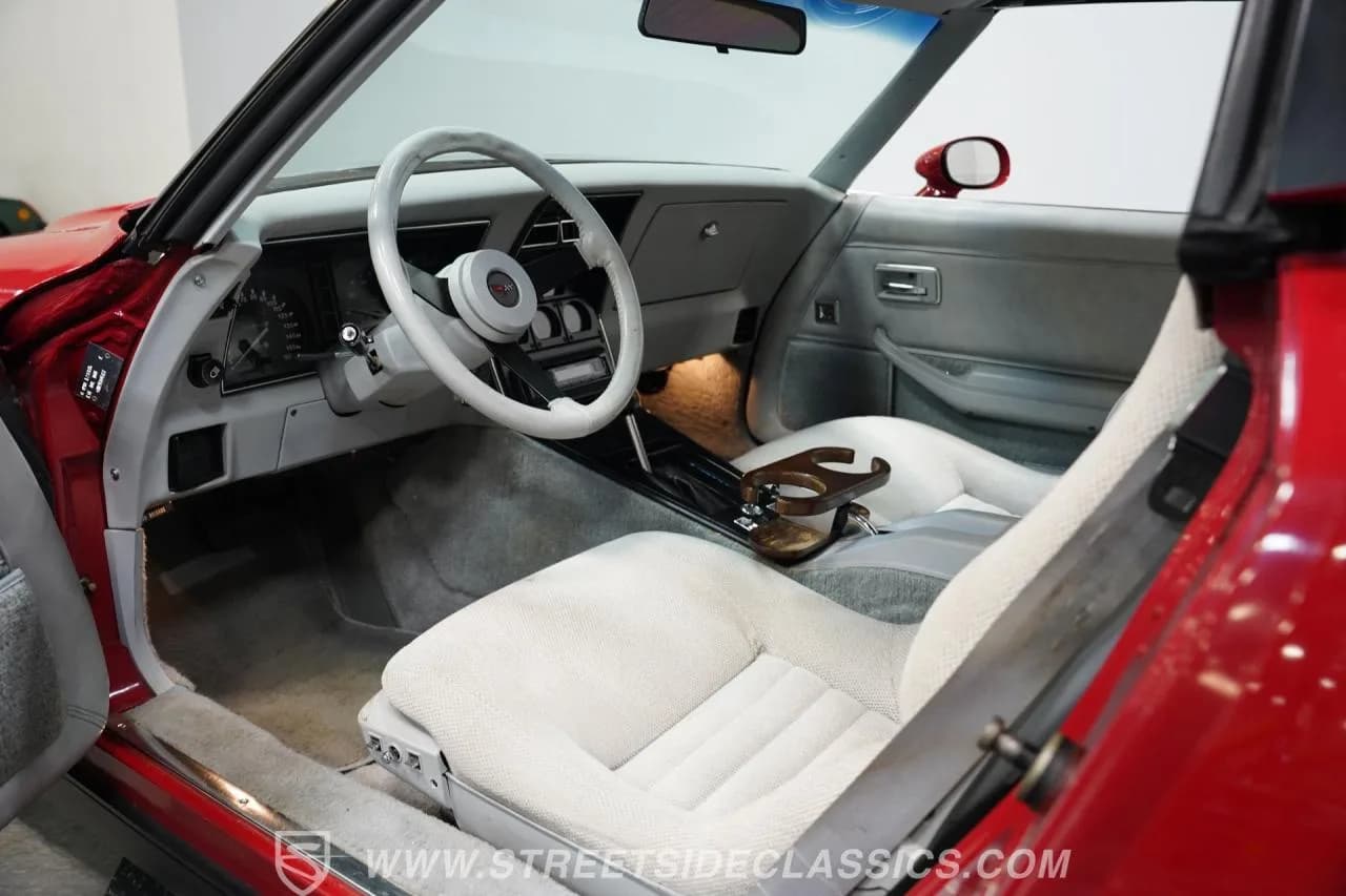 1982 Chevrolet Corvette - Thumbnail 4