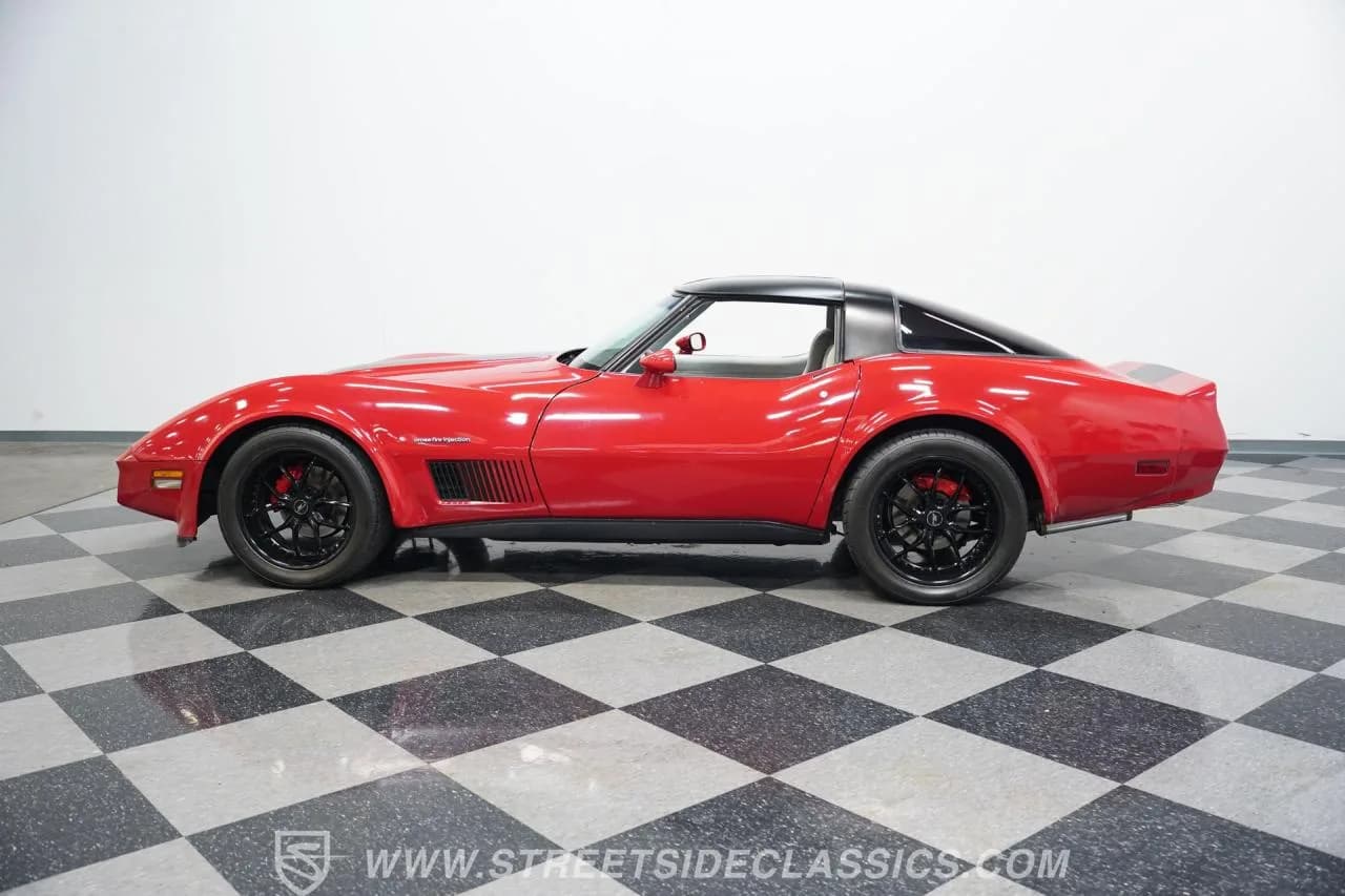 1982 Chevrolet Corvette - Thumbnail 2