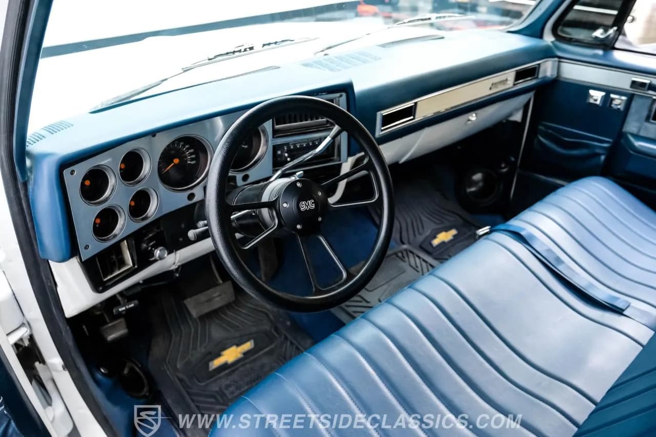 1982 GMC Sierra 1500 Restomod - Thumbnail 4