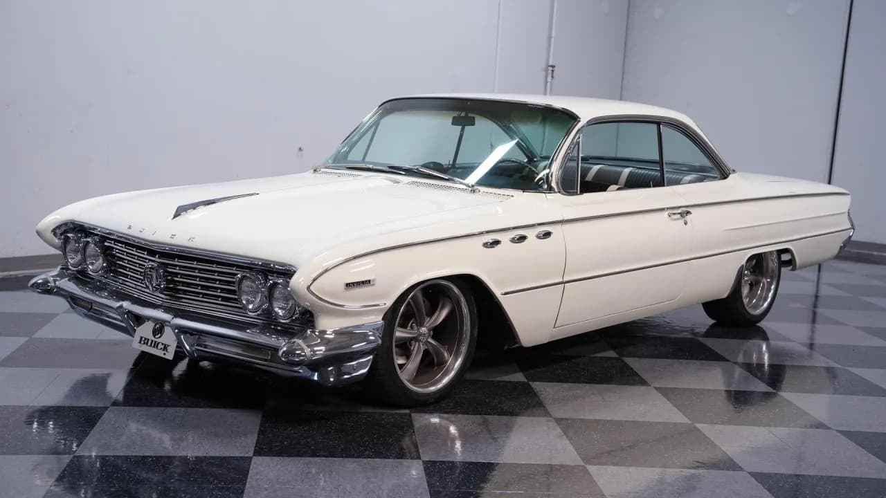 1961 Buick Invicta Bubble Top - Thumbnail 5