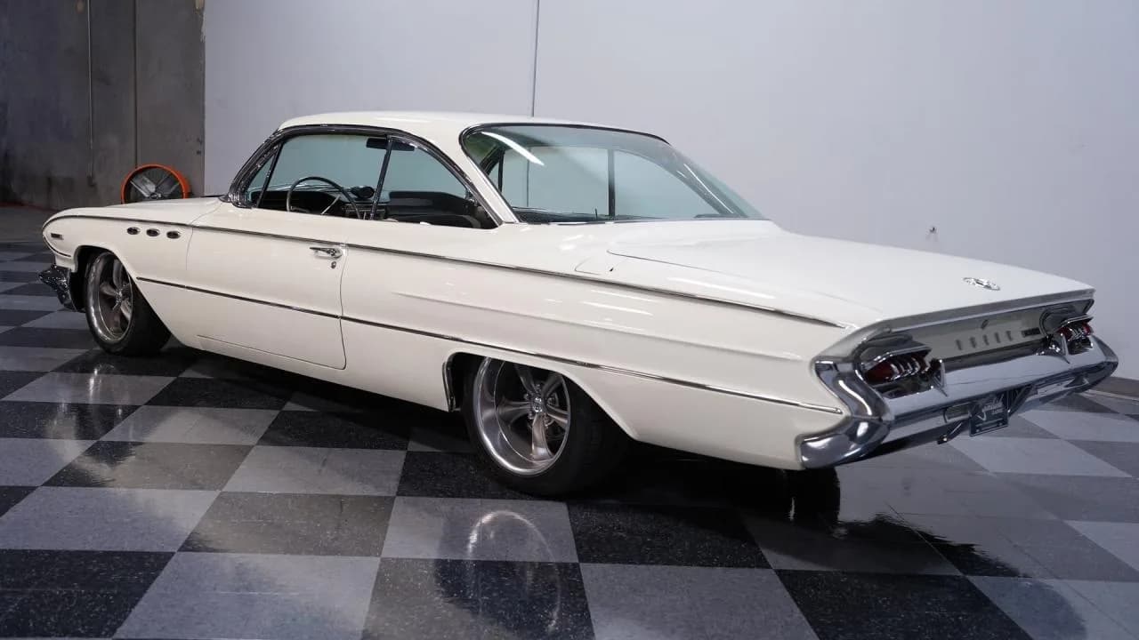 1961 Buick Invicta Bubble Top - Thumbnail 6