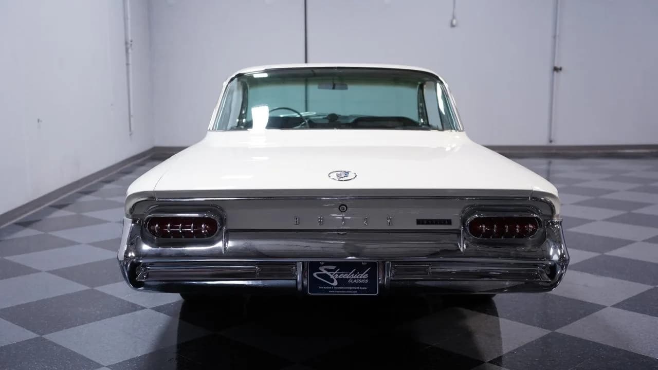1961 Buick Invicta Bubble Top - Thumbnail 8