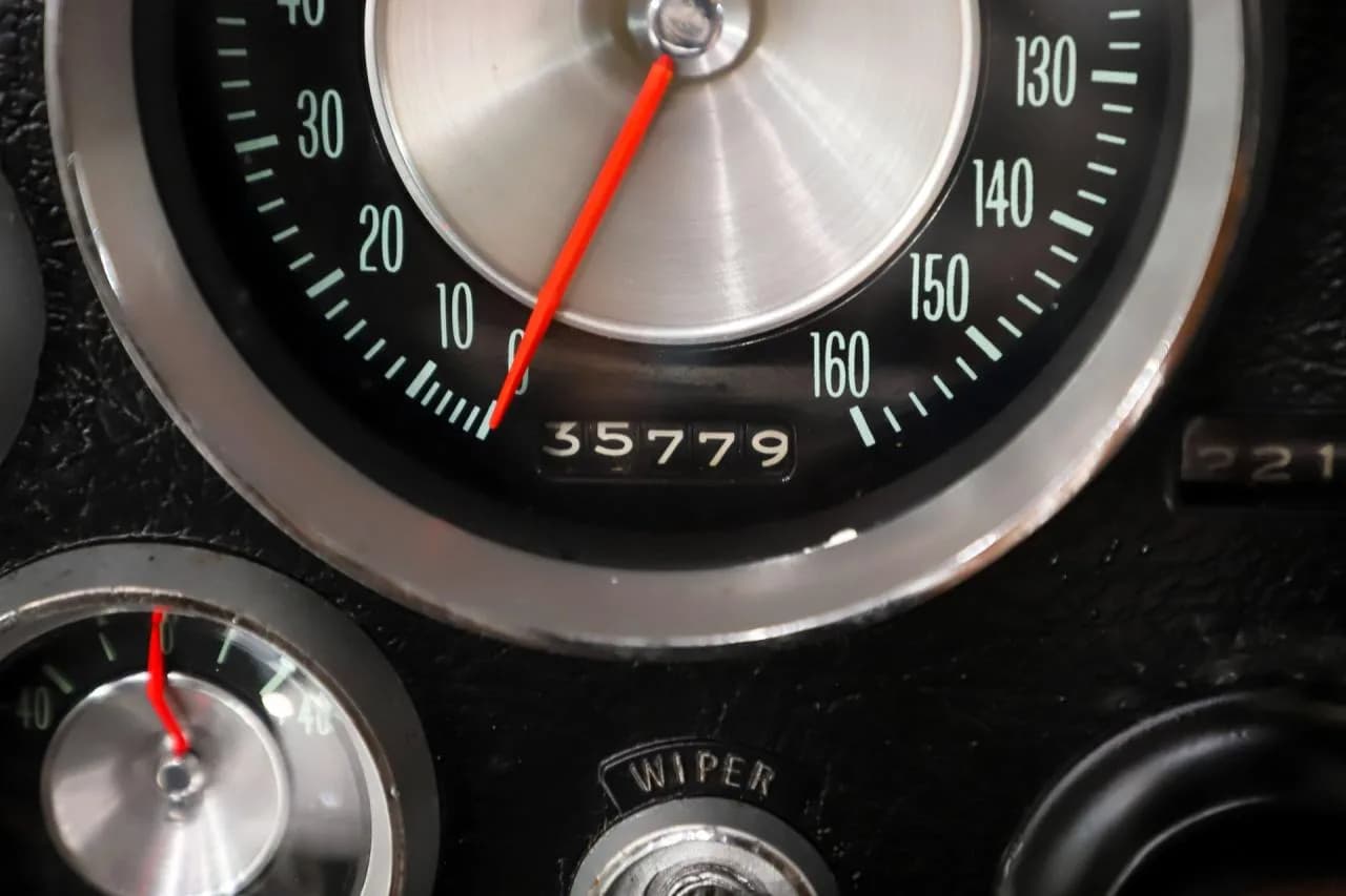 1963 Chevrolet Corvette Split Window Fuelie - Thumbnail 3