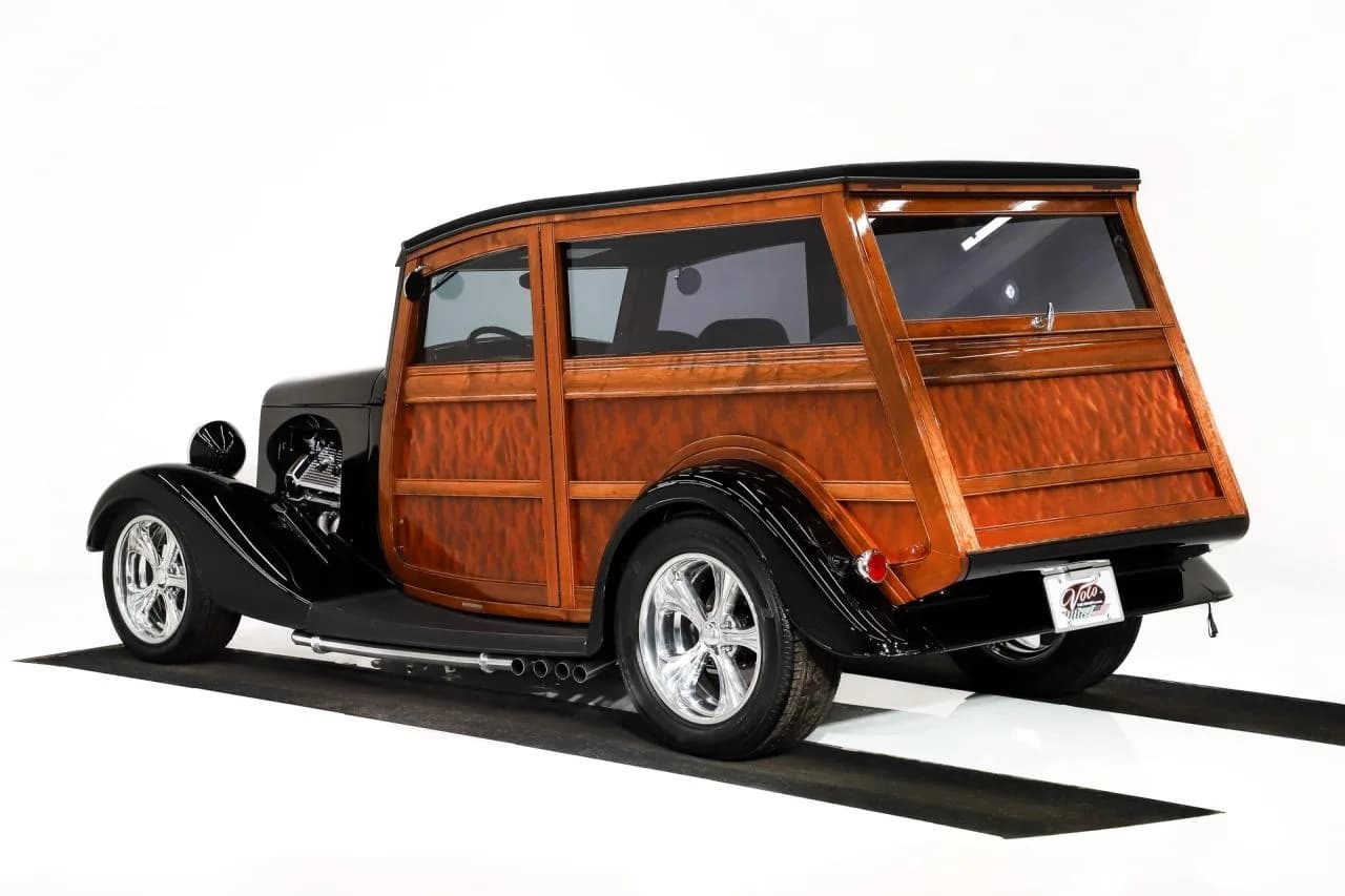 1933 Ford Custom Woody - Thumbnail 6