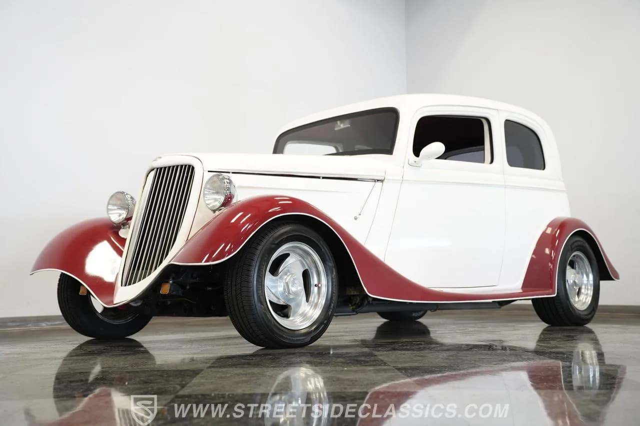 1933 Ford Victoria Street Rod - Thumbnail 5