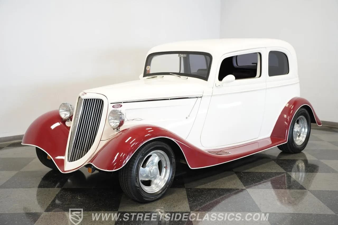 1933 Ford Victoria Street Rod - Thumbnail 6
