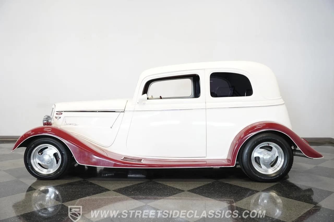 1933 Ford Victoria Street Rod - Thumbnail 2