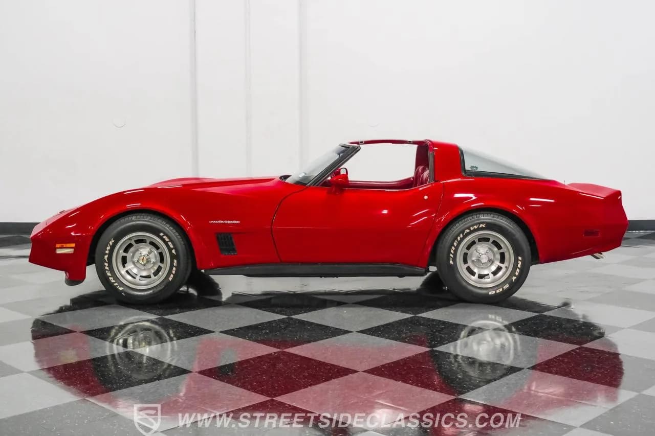 1982 Chevrolet Corvette - Thumbnail 2