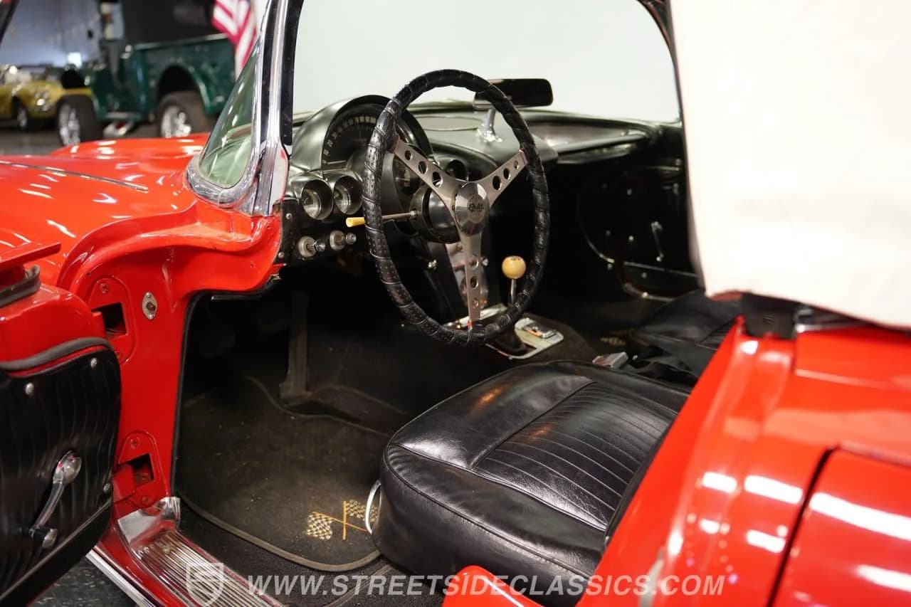 1962 Chevrolet Corvette Convertible - Thumbnail 4