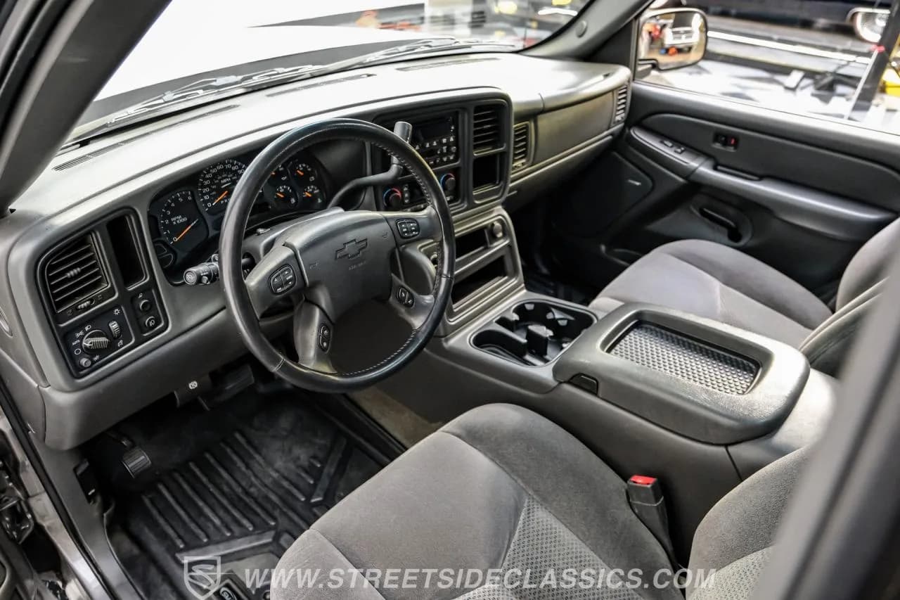 2006 Chevrolet Silverado 1500 LT - Thumbnail 3