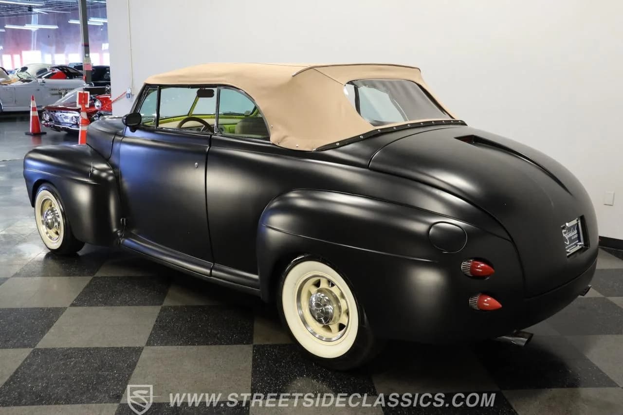 1946 Ford Deluxe Convertible - Thumbnail 6