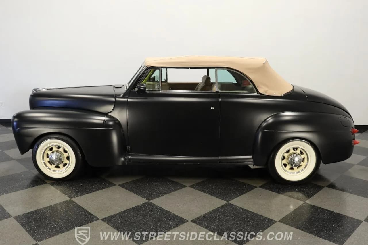 1946 Ford Deluxe Convertible - Thumbnail 2