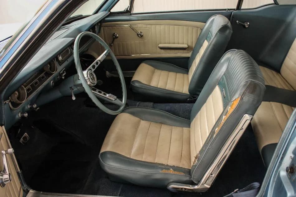 1965 Ford Mustang - Thumbnail 3
