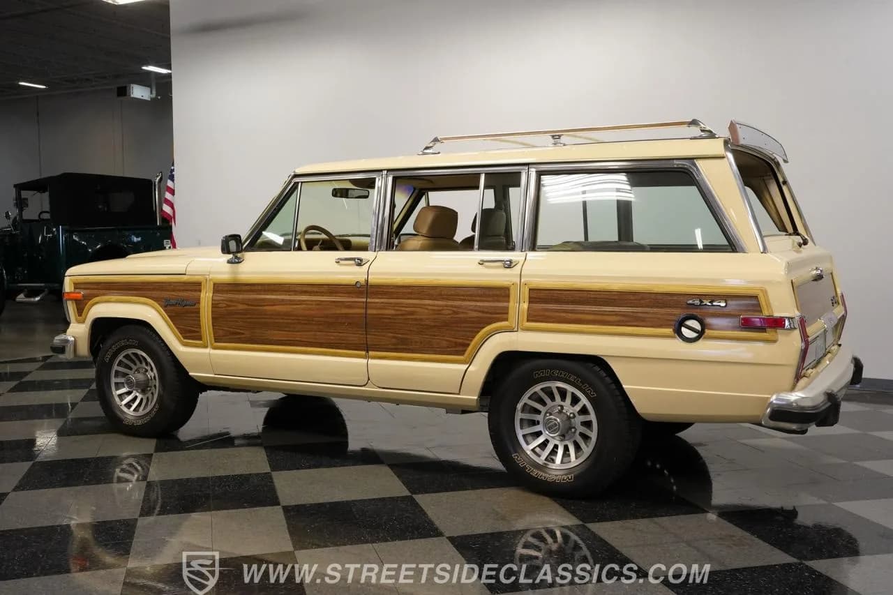 1989 Jeep Grand Wagoneer - Thumbnail 8