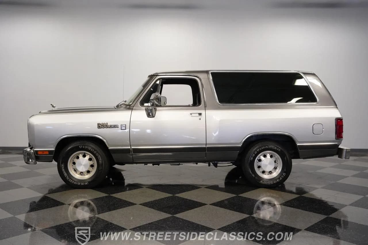 1990 Dodge Ramcharger LE 150 - Thumbnail 7