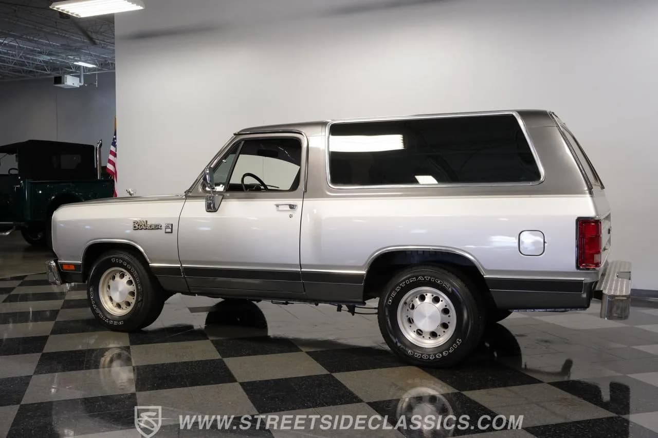 1990 Dodge Ramcharger LE 150 - Thumbnail 8