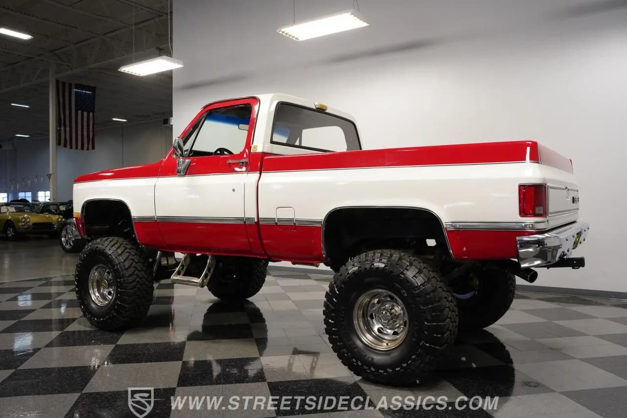1986 Chevrolet K10 Silverado 4x4 - Thumbnail 8