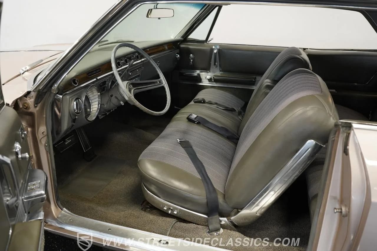 1965 Buick Electra 225 Custom - Thumbnail 3