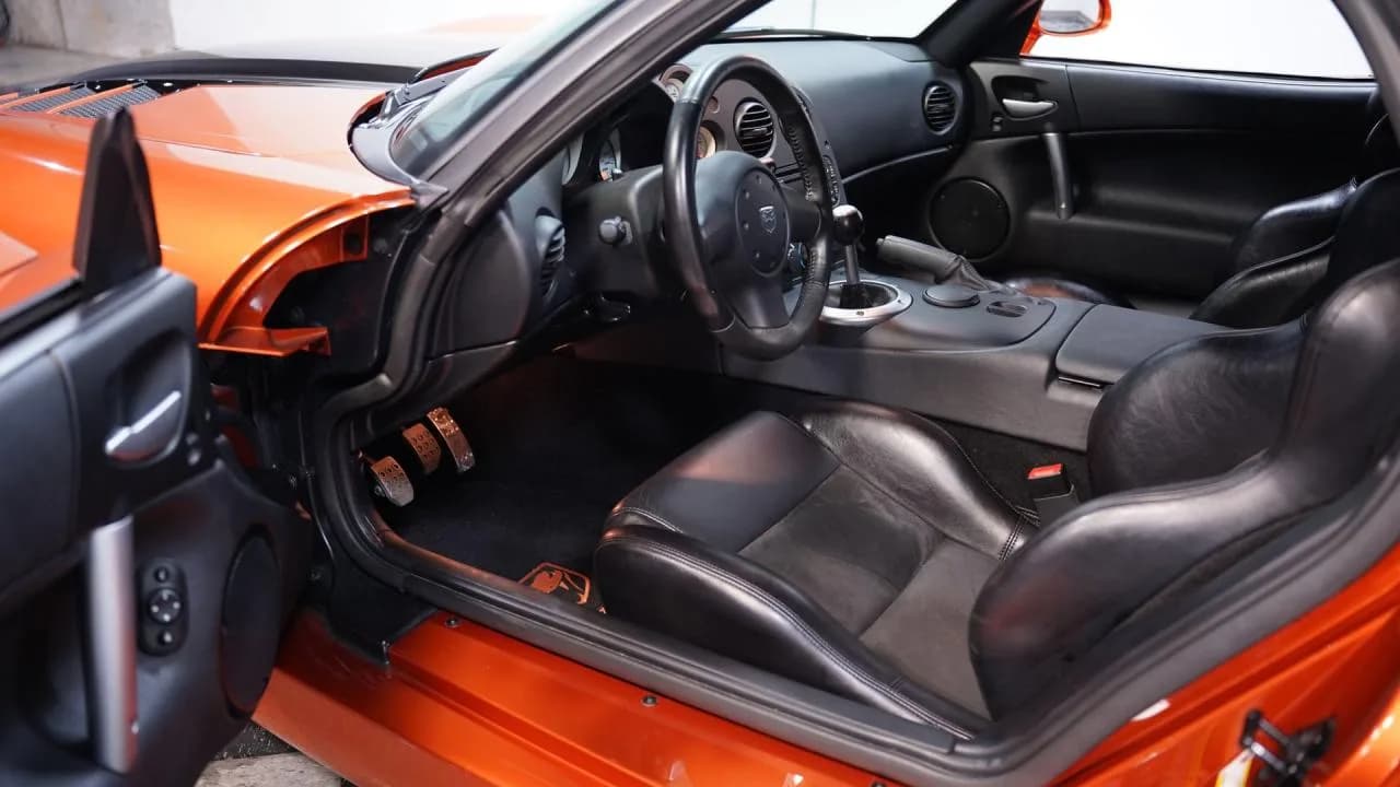 2010 Dodge Viper SRT-10 ROADSTER - Thumbnail 4