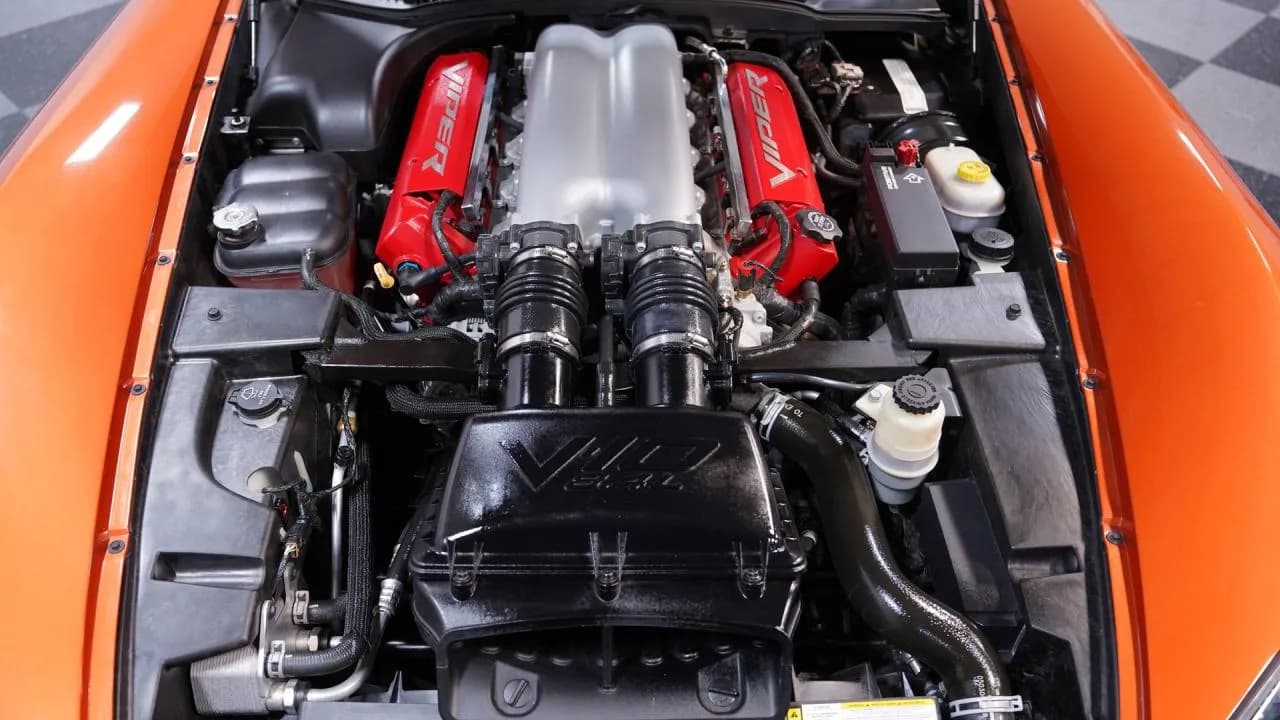 2010 Dodge Viper SRT-10 ROADSTER - Thumbnail 3