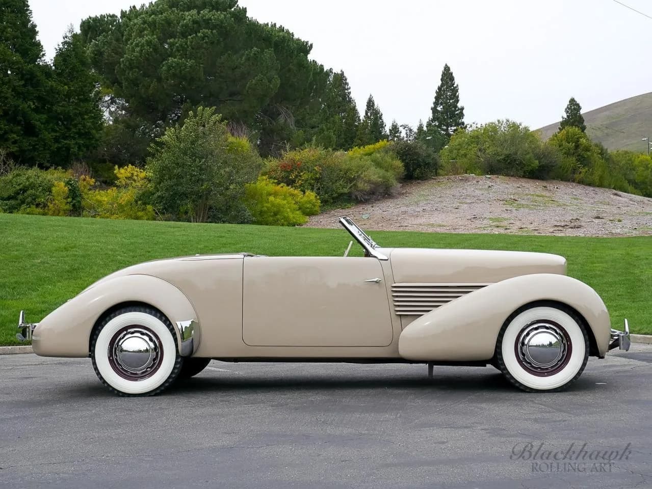 1937 Cord 812 - Thumbnail 7