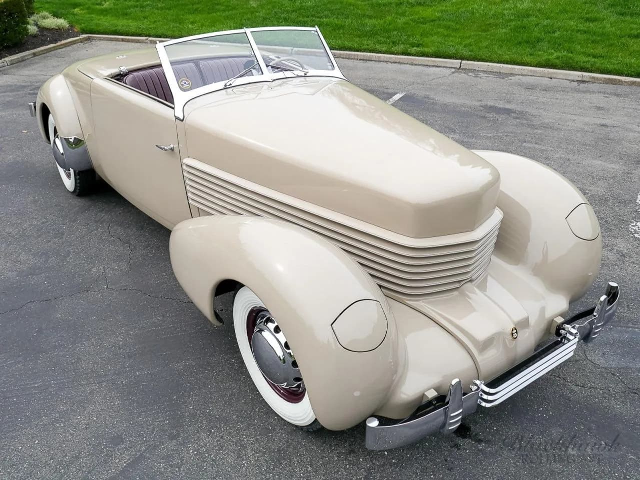 1937 Cord 812 - Thumbnail 8