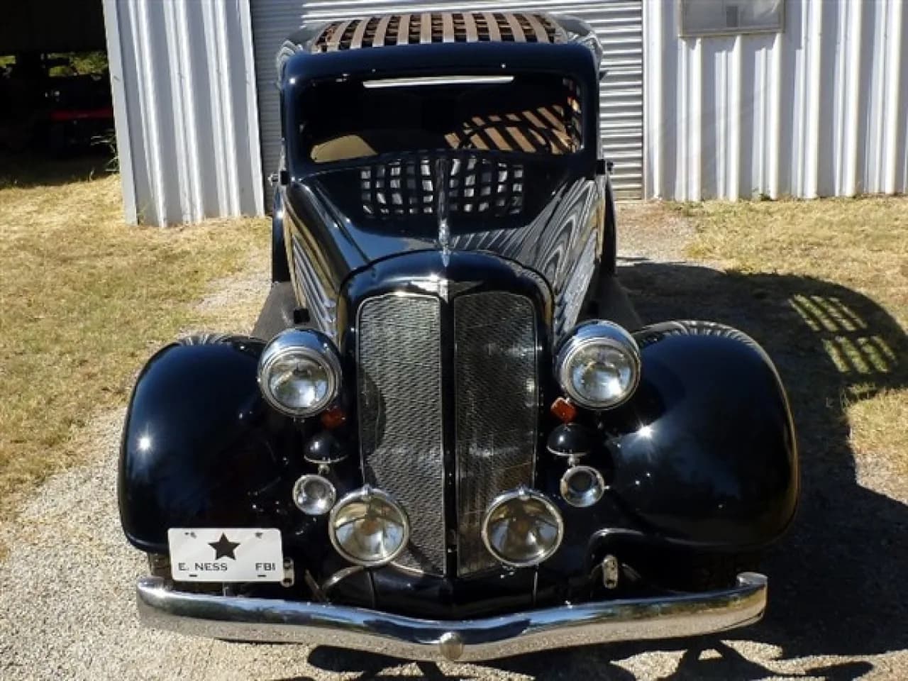 1935 Buick Series 90 Sedan - Thumbnail 3