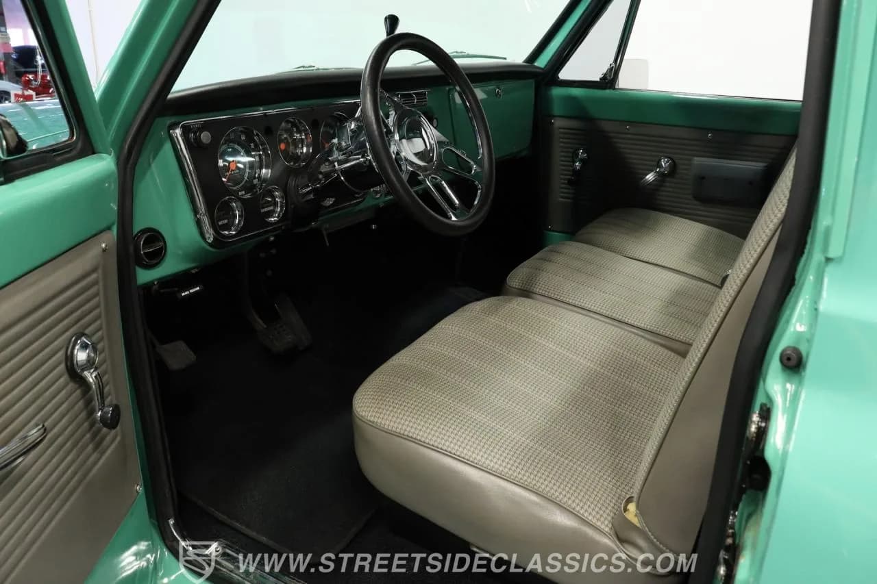 1971 Chevrolet K10 4x4 - Thumbnail 4