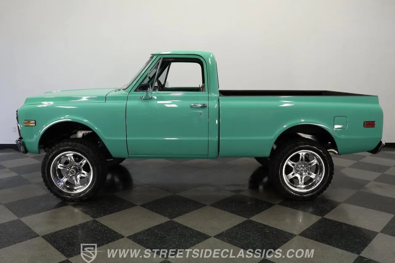 1971 Chevrolet K10 4x4 - Thumbnail 2