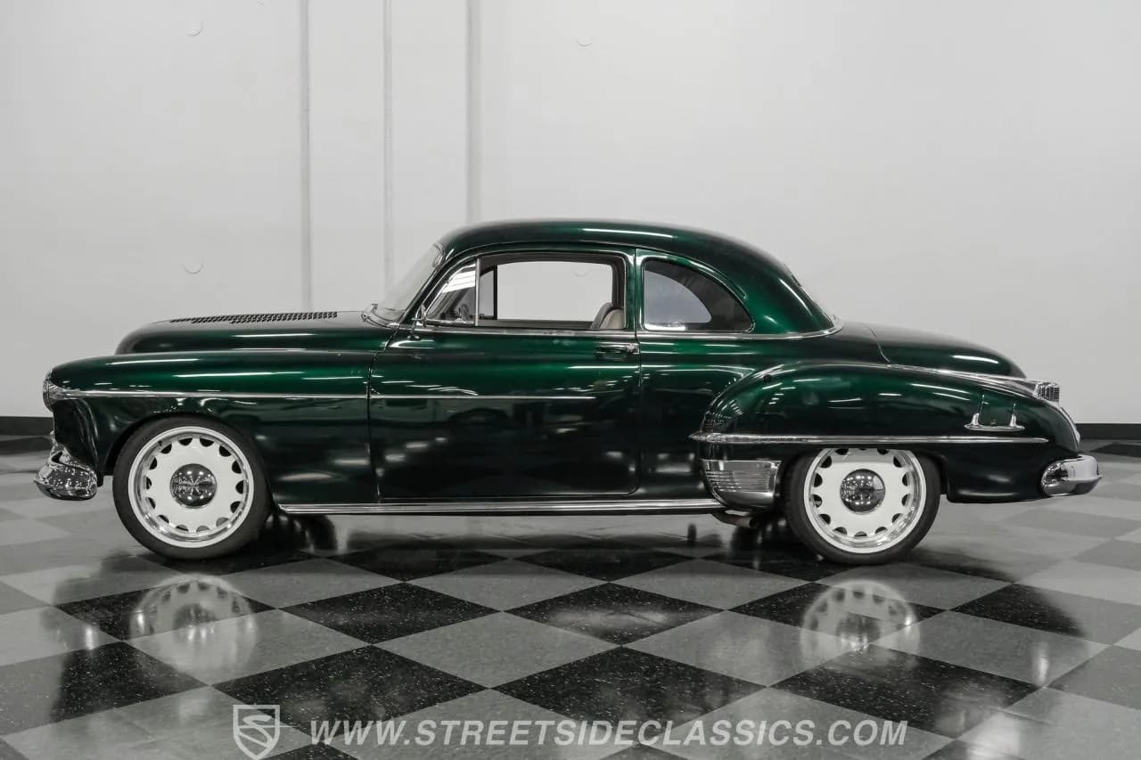 1950 Oldsmobile 88 - Thumbnail 2