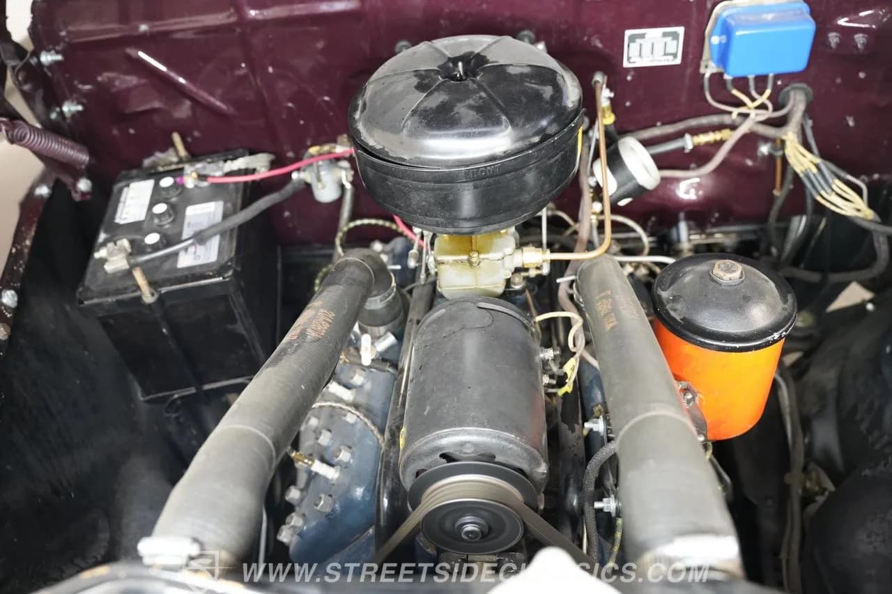 1947 Ford Deluxe - Thumbnail 4