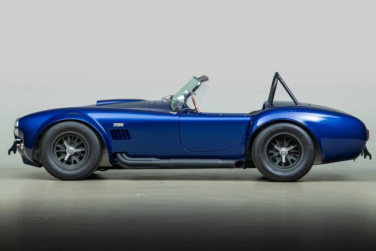 1965 Shelby Cobra 427 S/C - Thumbnail 4