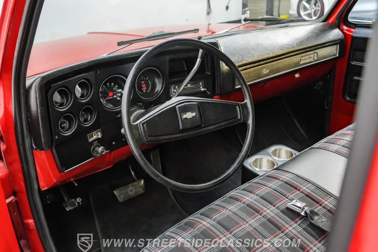 1975 Chevrolet C10 - Thumbnail 4