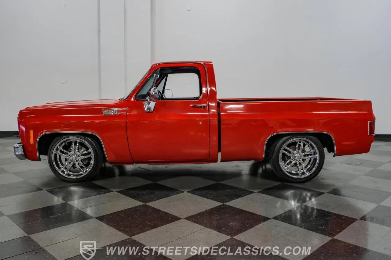 1975 Chevrolet C10 - Thumbnail 2