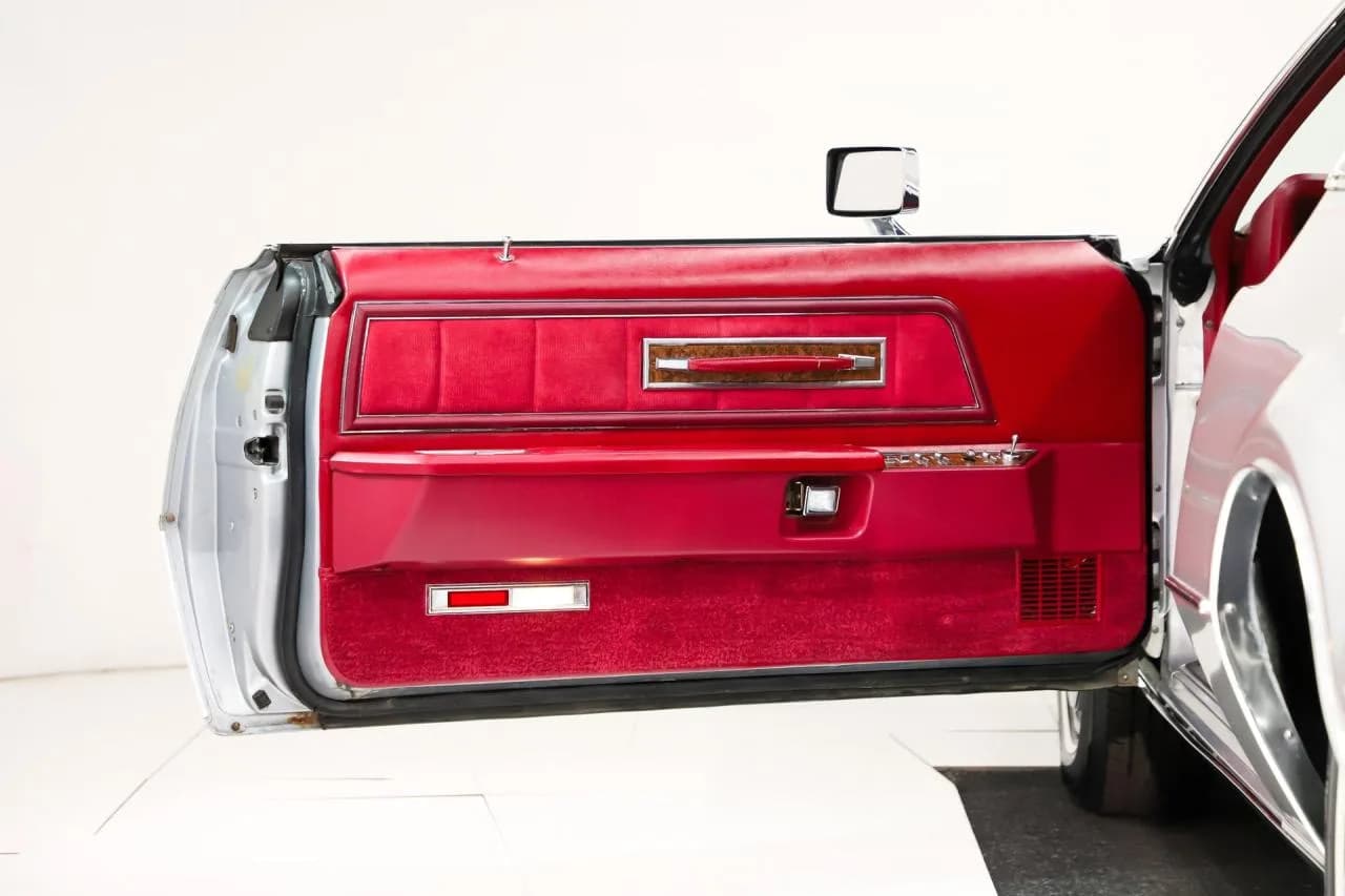 1973 Lincoln Continental MK IV Silver Luxury - Thumbnail 5